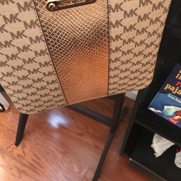 Sold - Picture 4 of 5